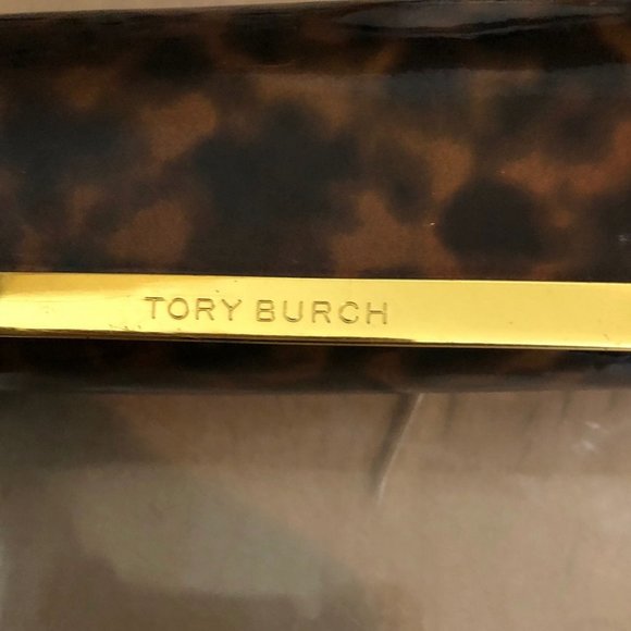 Tory Burch animal print patent glasses case - Picture 6 of 12
